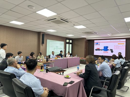 chuyến thăm nhà máy của cấp nước Ninh Bình