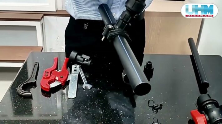 Lắp đặt đồng hồ nước và phụ kiện HDPE đúng kỹ thuật